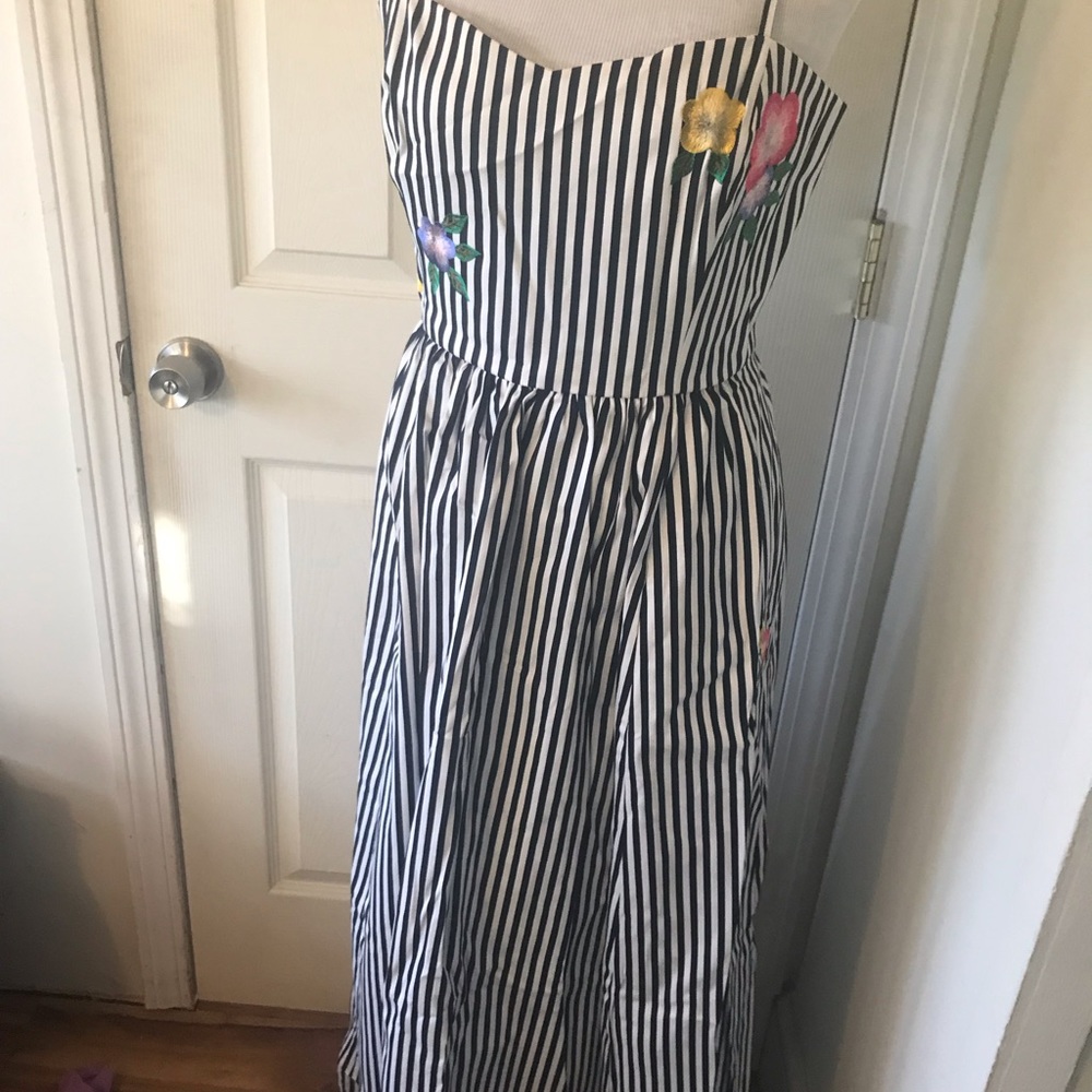Dress - Picture 3 of 8